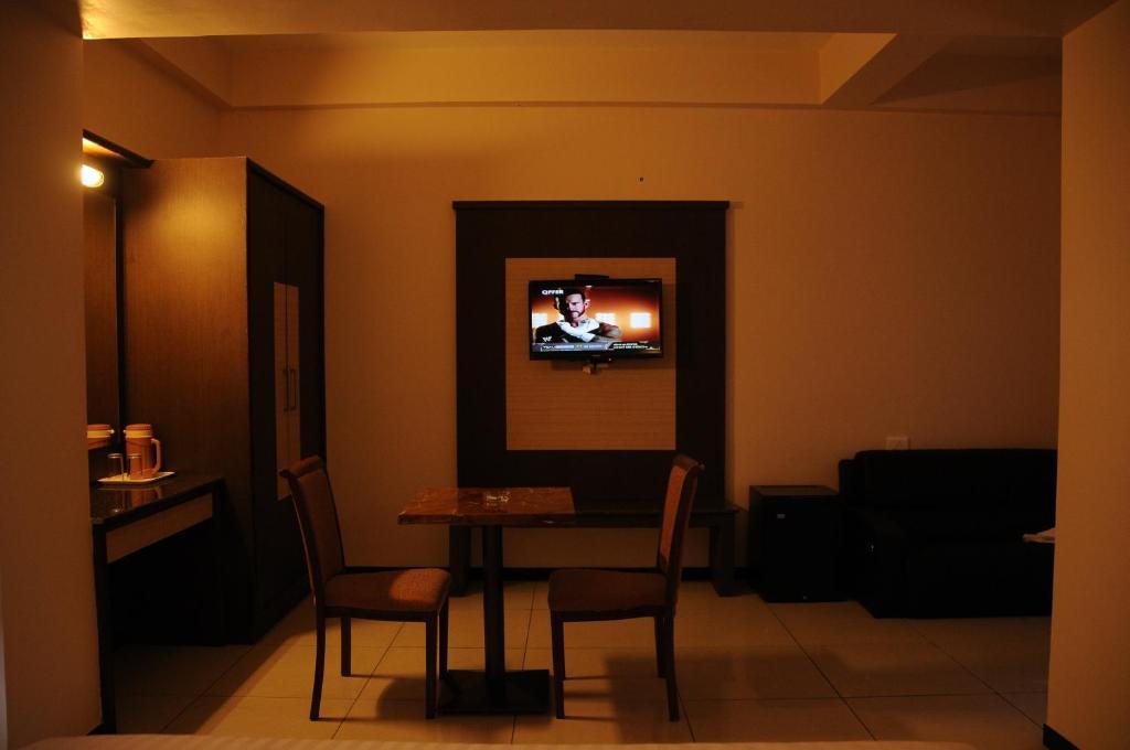 Hotel Viswas Тіруппур Номер фото